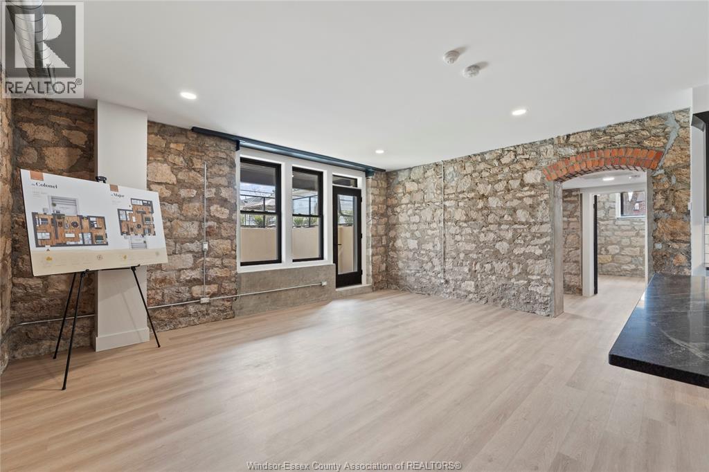 #101 247 BROCK STREET - 25