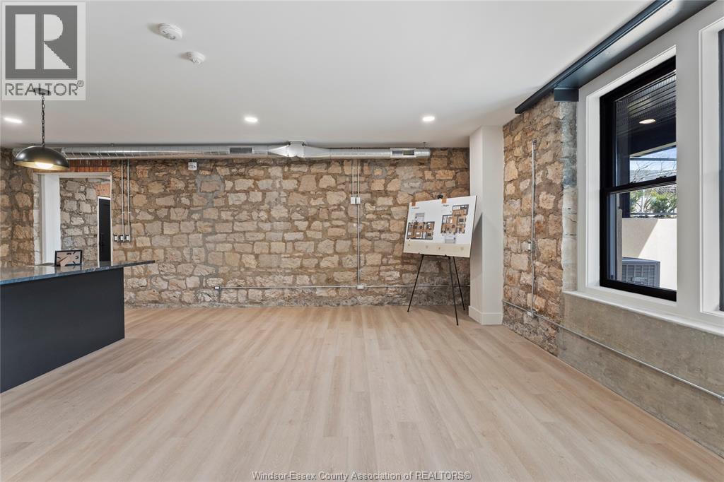 #101 247 BROCK STREET - 28