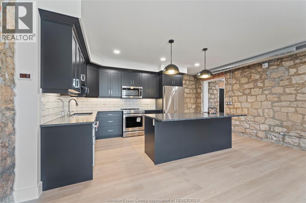 #101 247 BROCK STREET - 29