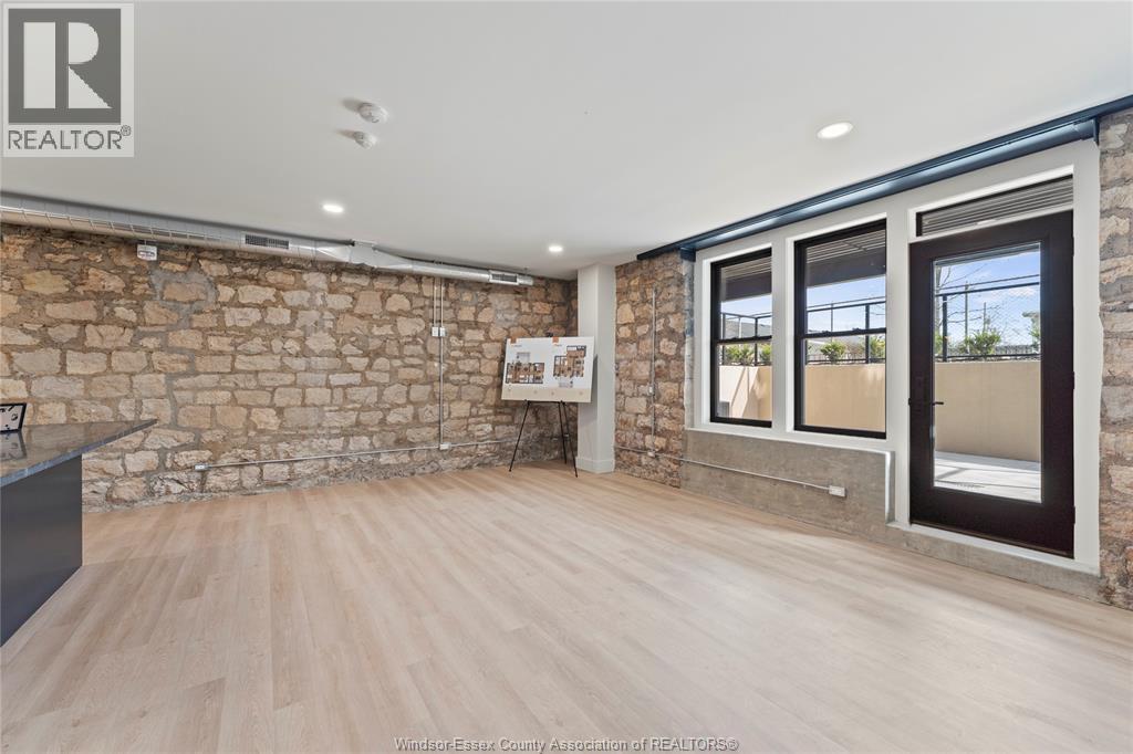 #101 247 BROCK STREET - 30
