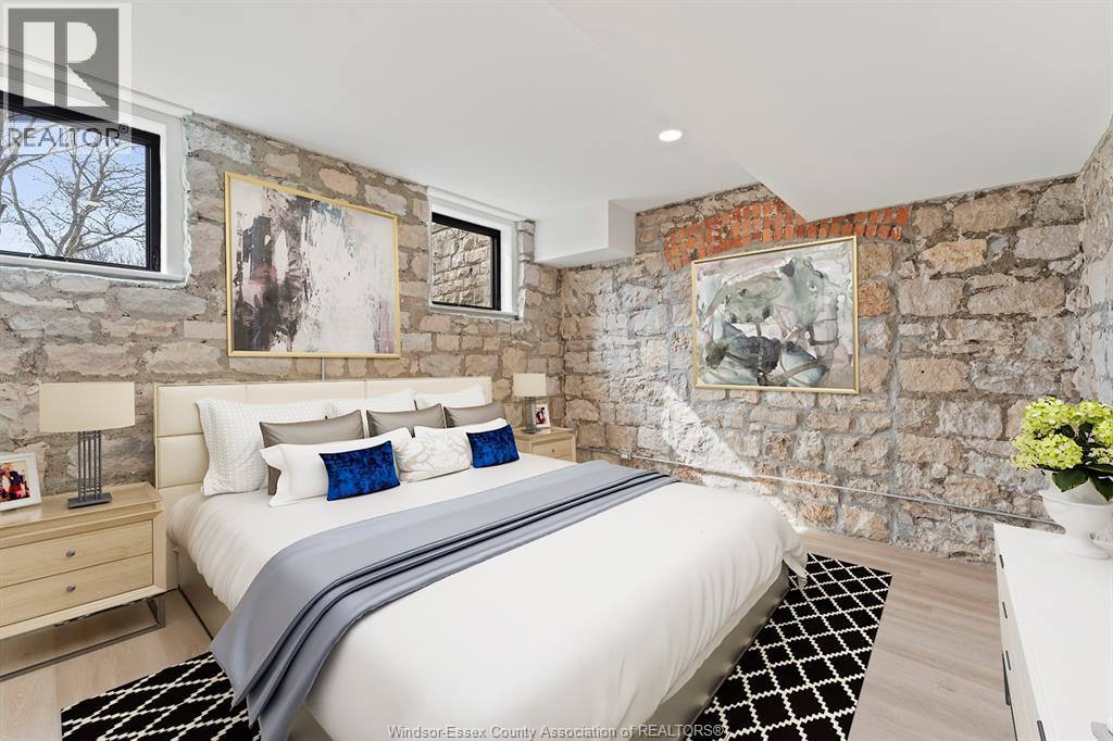 #101 247 BROCK STREET - 36