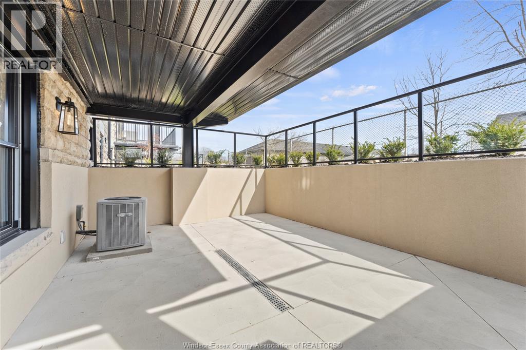 #101 247 BROCK STREET - 42