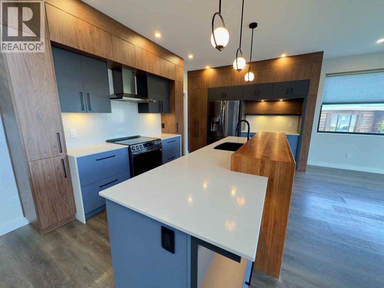 2570 SKEENA DR. DRIVE - 10