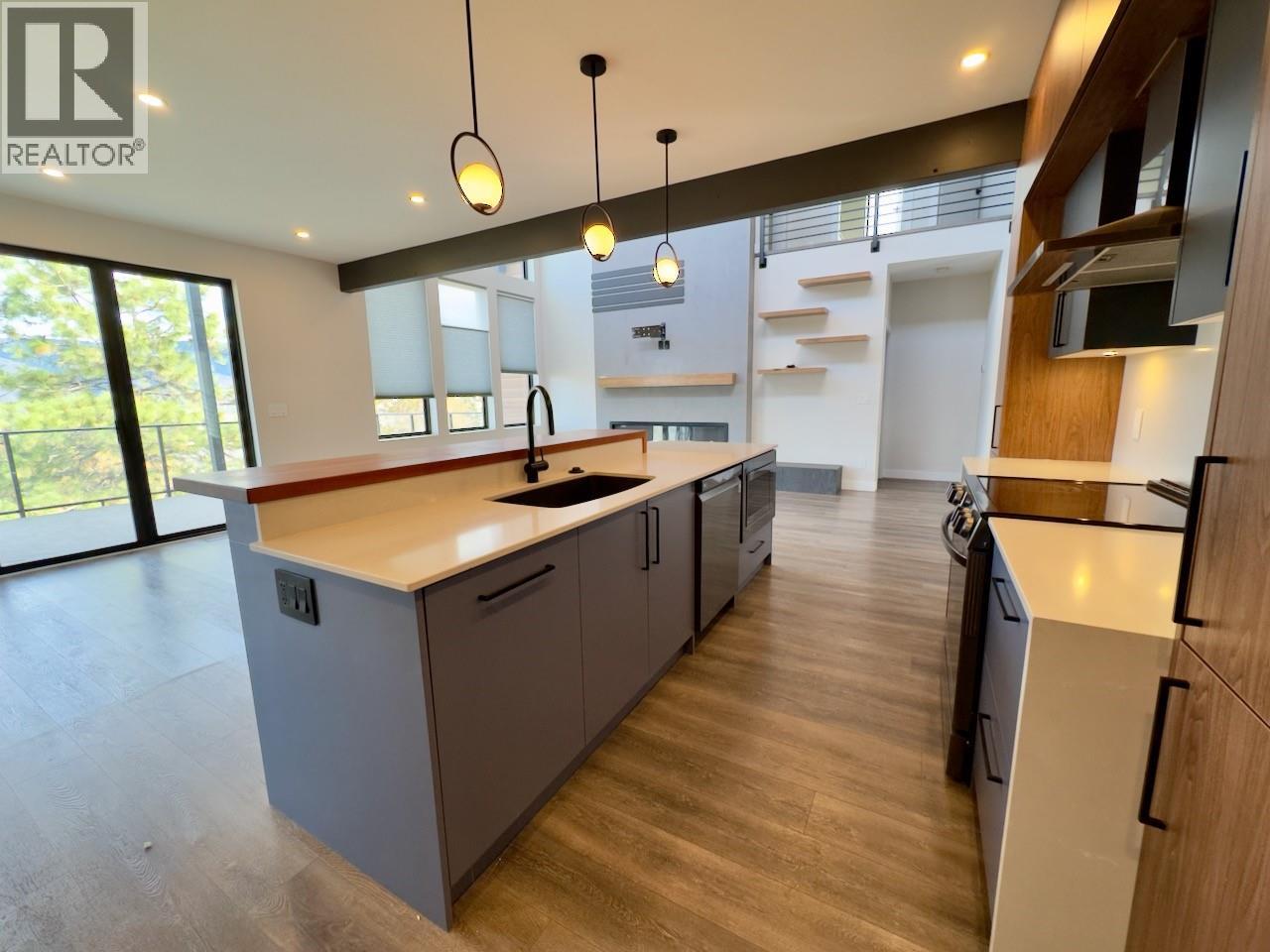 2570 SKEENA DR. DRIVE - 16