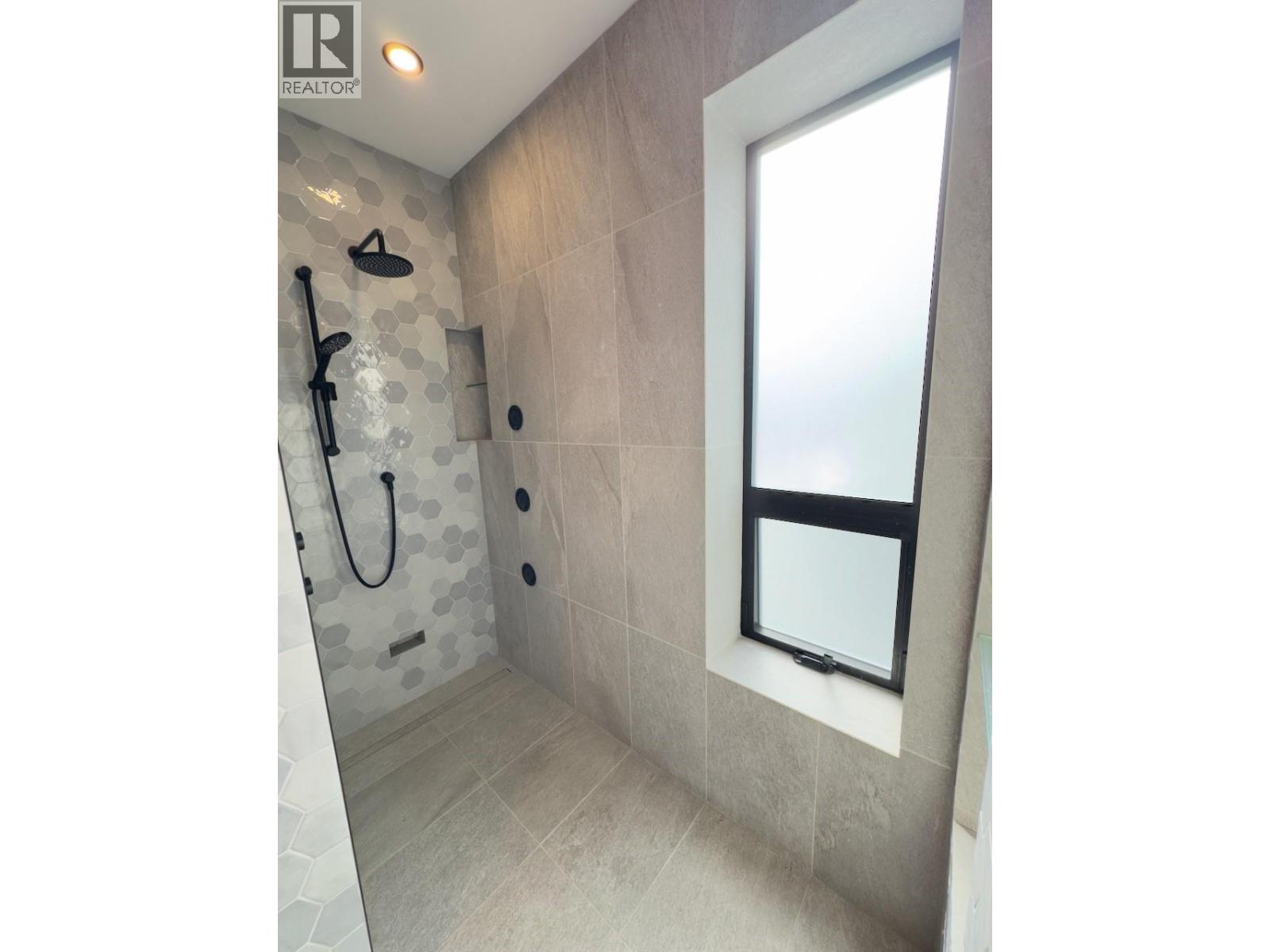 2570 Skeena Dr. Drive - 20