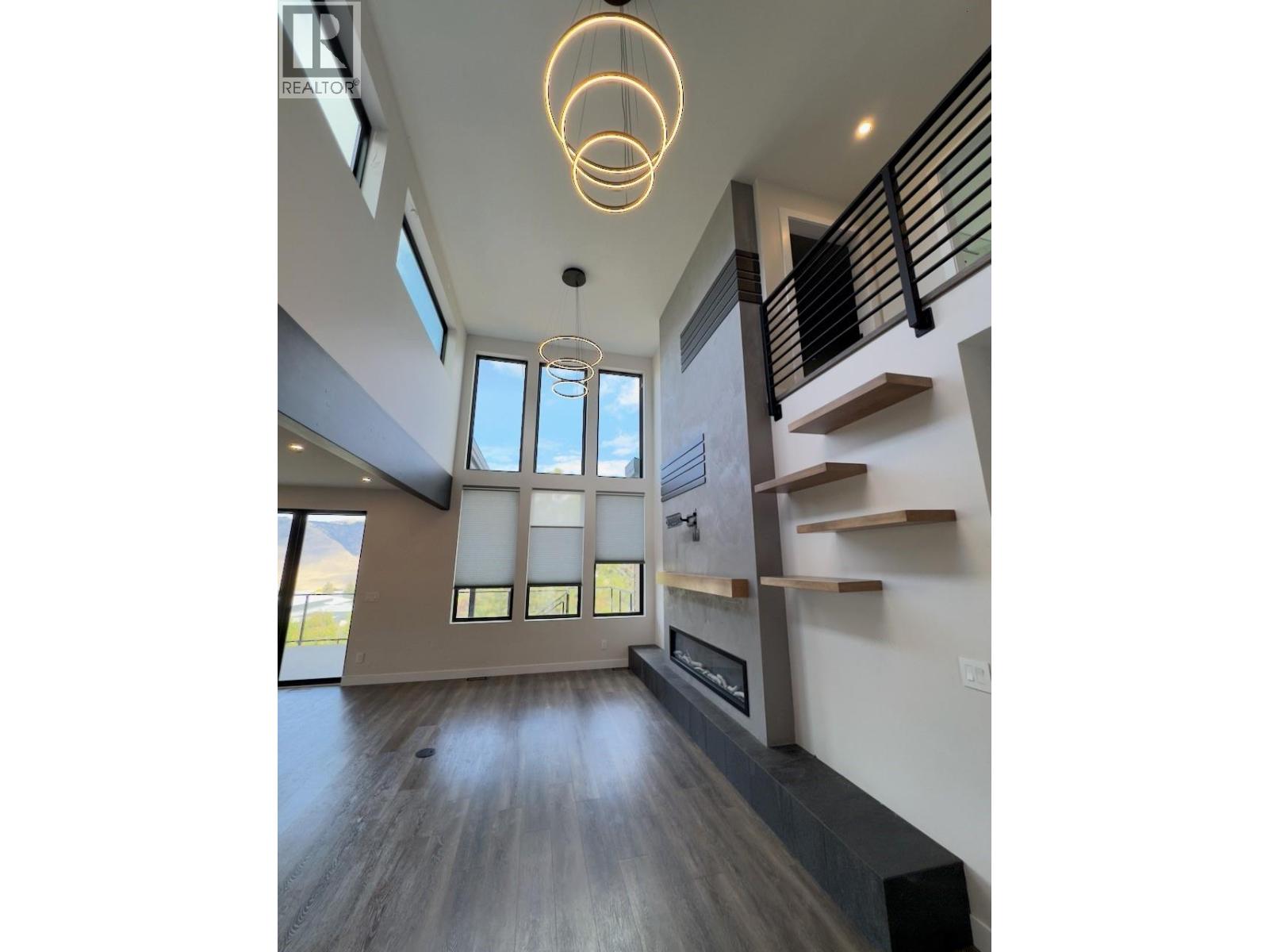 2570 Skeena Dr. Drive - 25