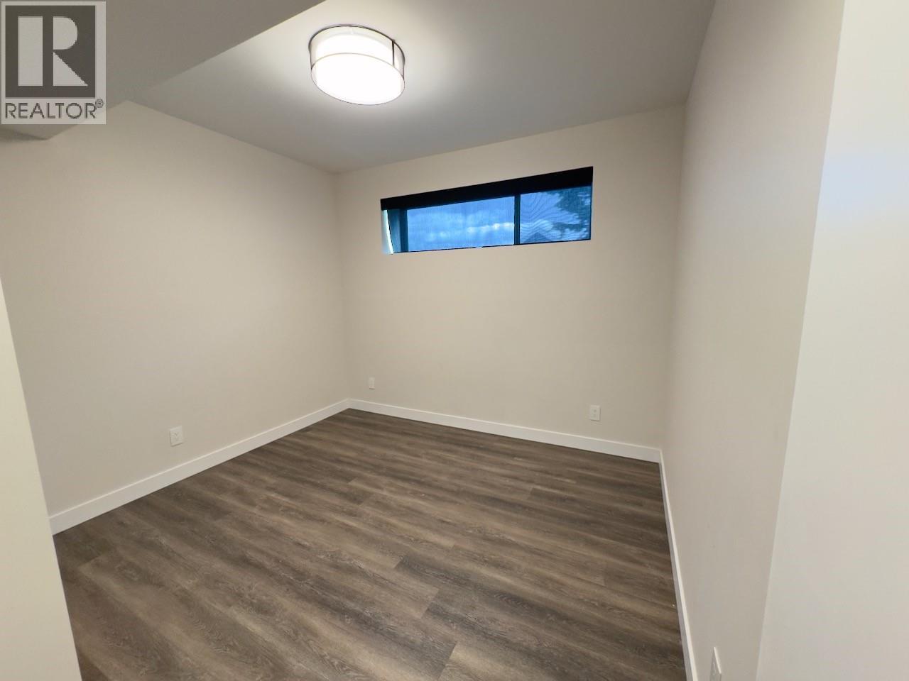 2570 Skeena Dr. Drive - 32