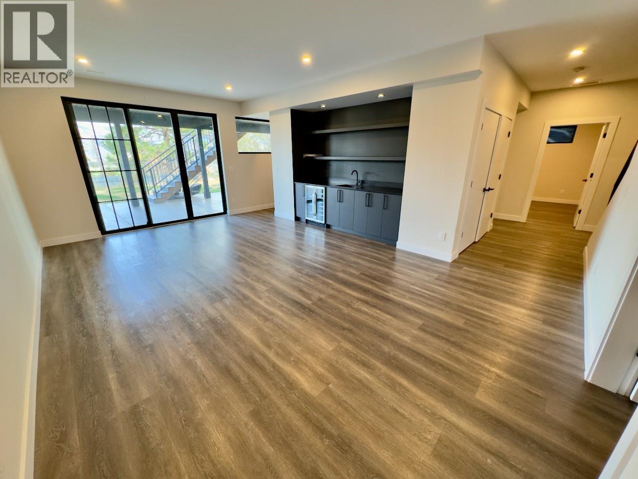 2570 SKEENA DR. DRIVE - 36