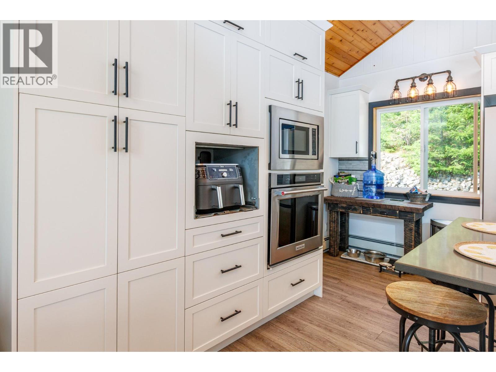 6171 50 Street NW, Salmon Arm