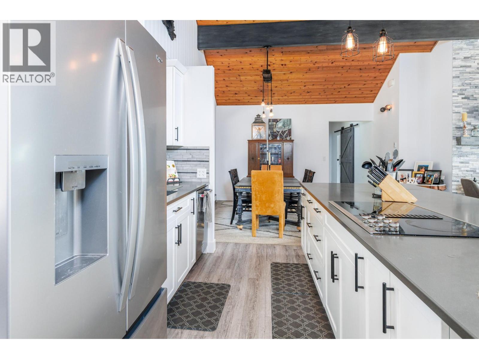 6171 50 Street NW, Salmon Arm