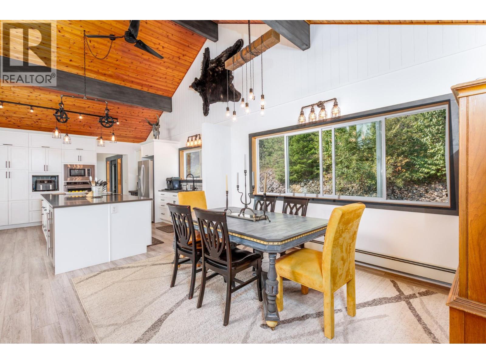 6171 50 Street NW, Salmon Arm