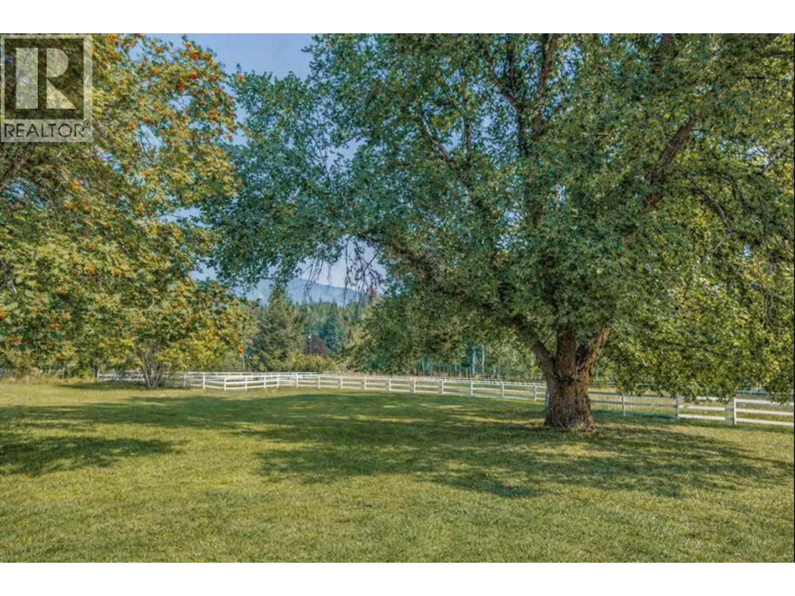 6171 50 Street NW, Salmon Arm