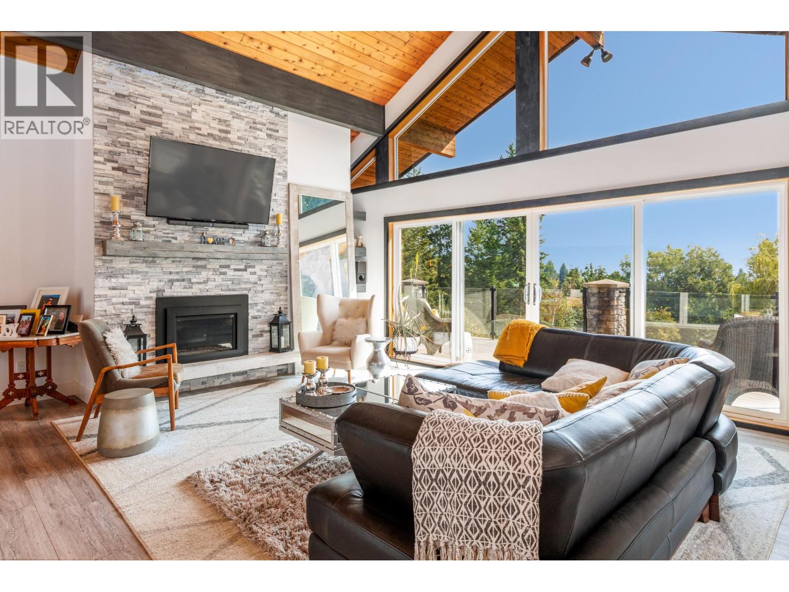 6171 50 Street NW, Salmon Arm