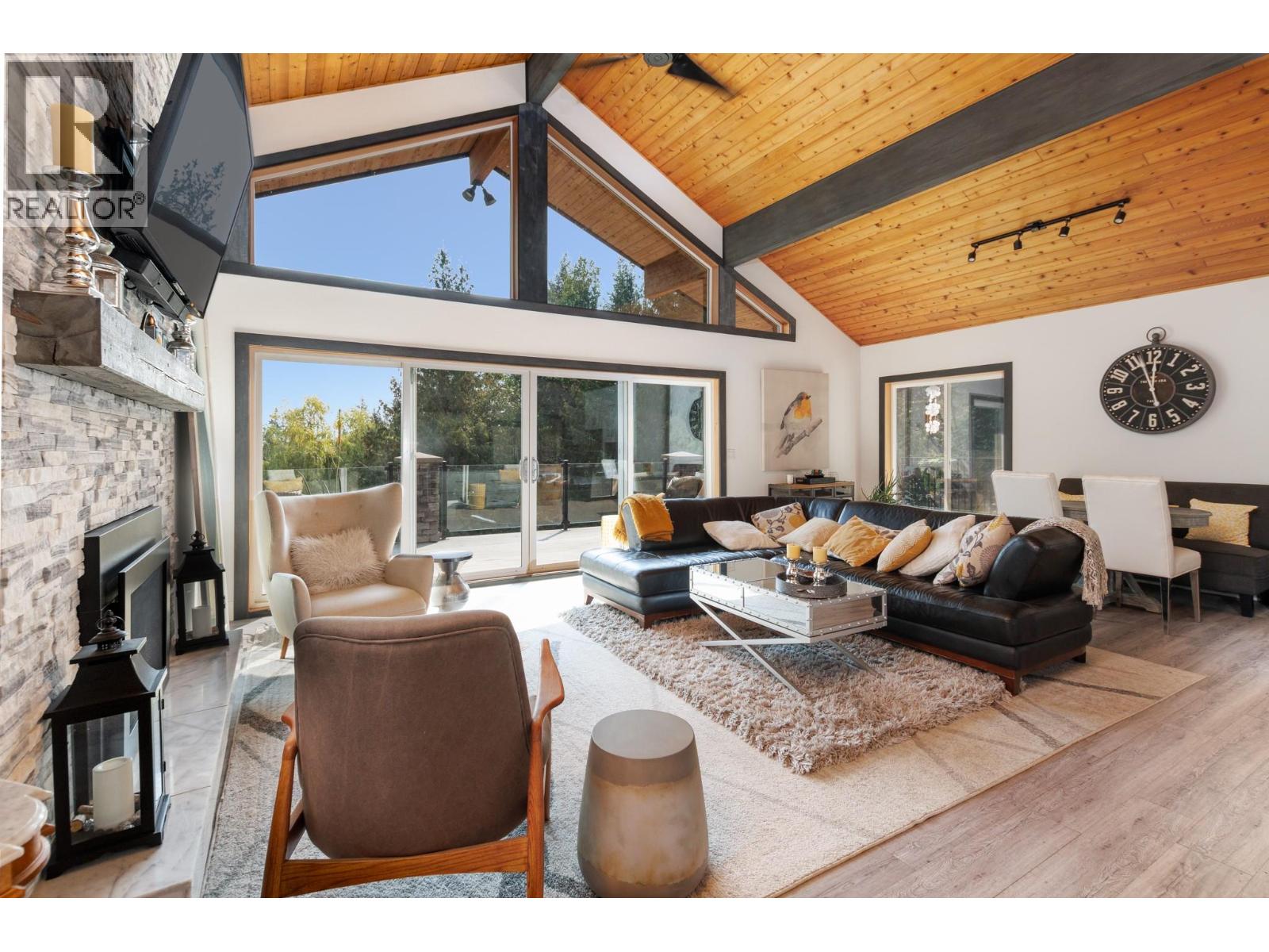 6171 50 Street NW, Salmon Arm