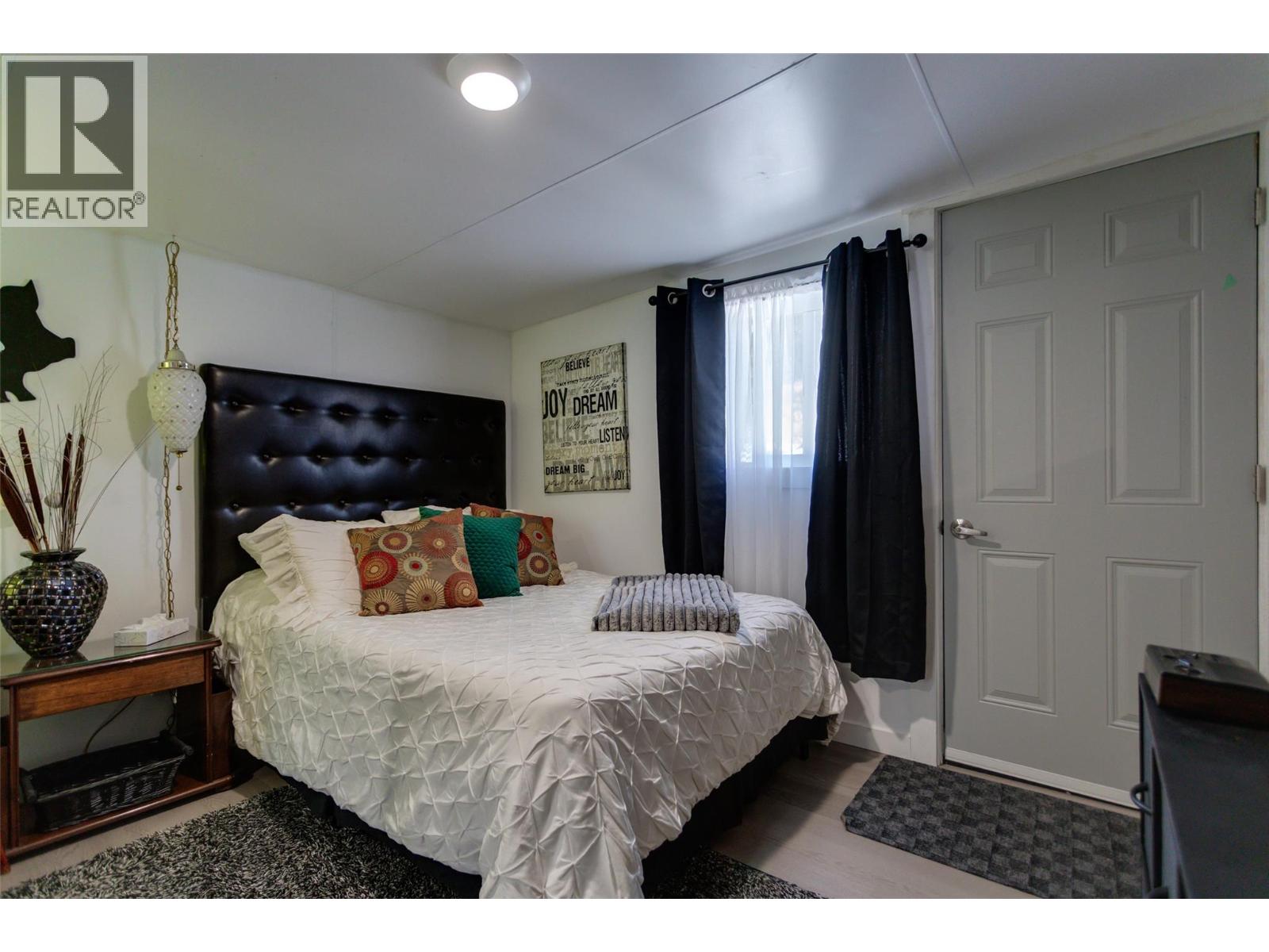 13 6711 97 Highway, Peachland