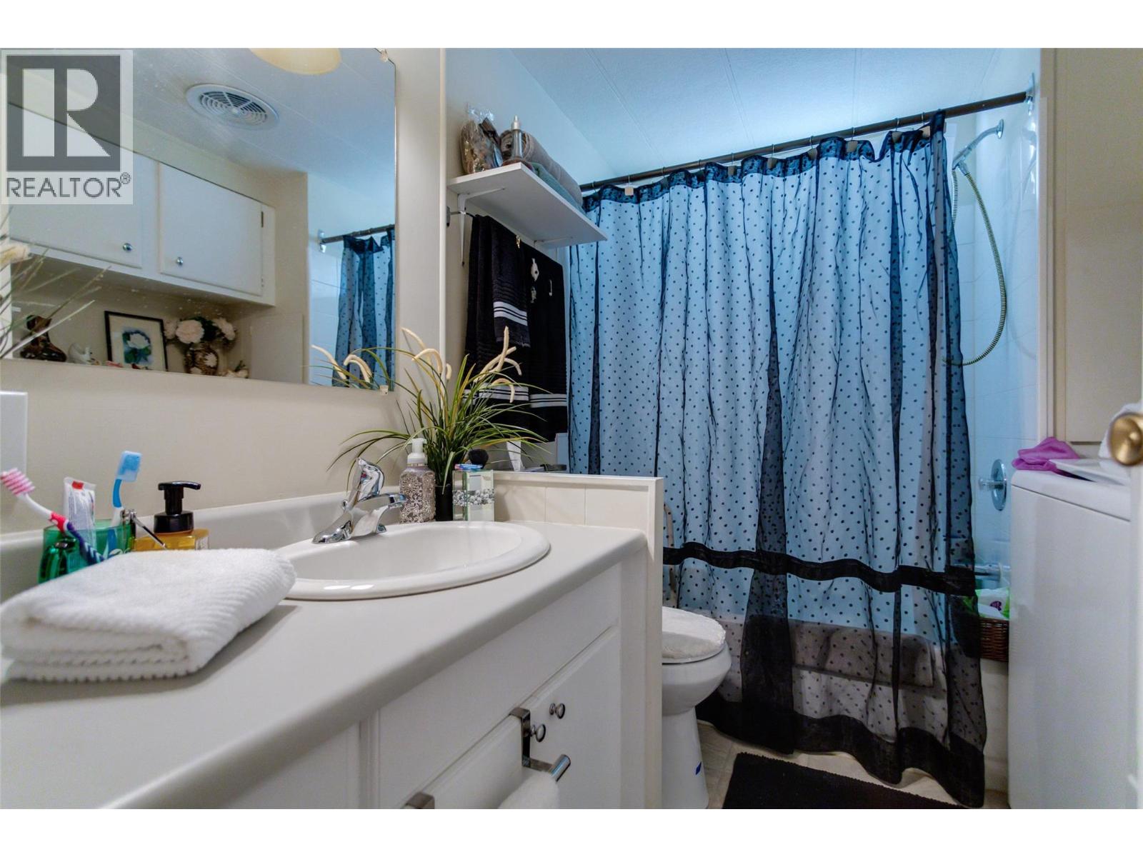 13 6711 97 Highway, Peachland