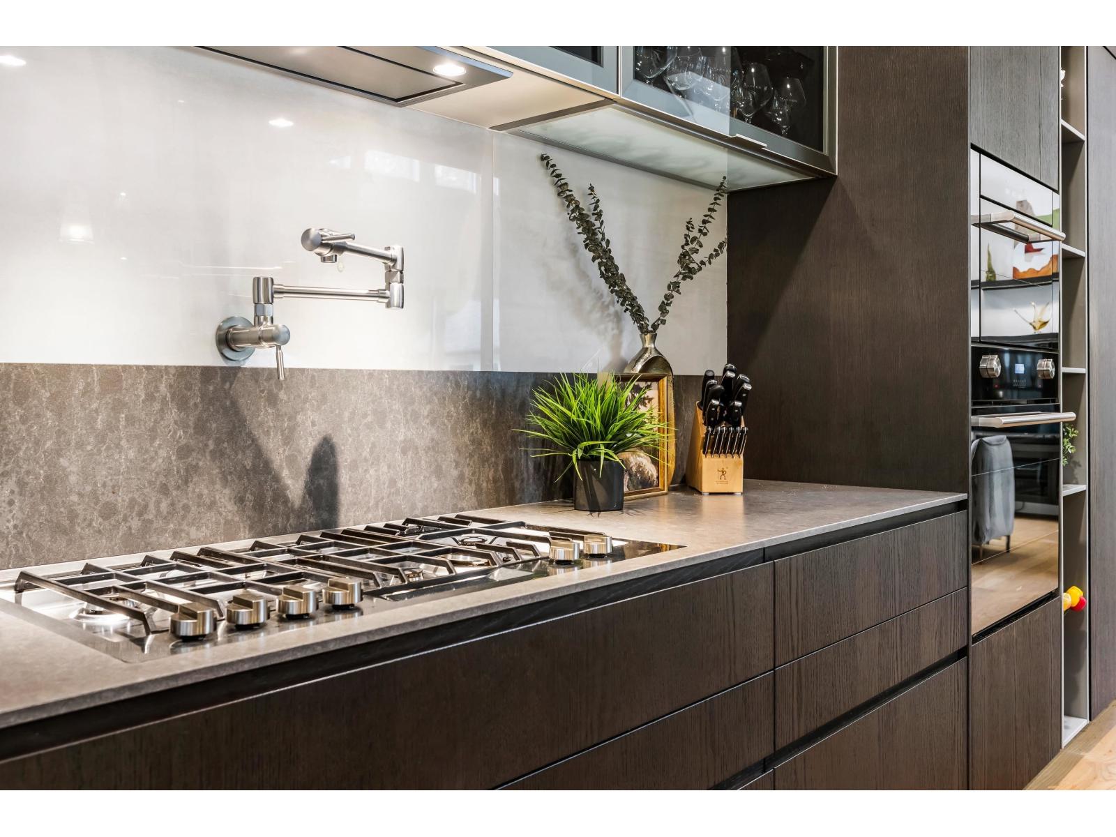 1857 AGASSIZ AVENUE, Agassiz