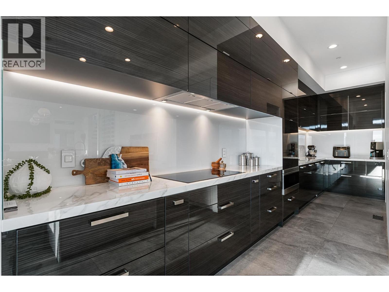 18451 Crystal Waters Road Unit# 20, Oyama