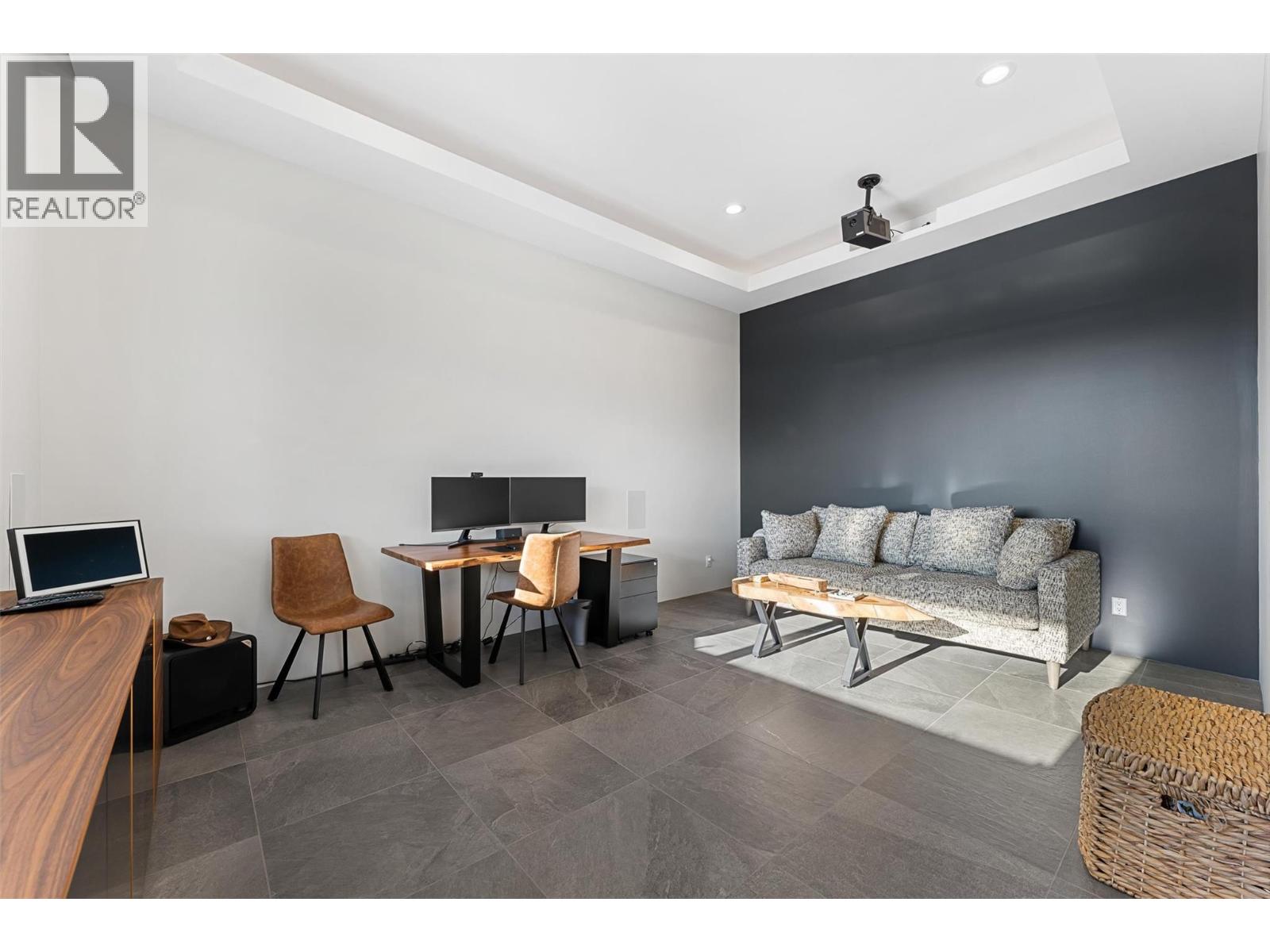 18451 Crystal Waters Road Unit# 20, Oyama