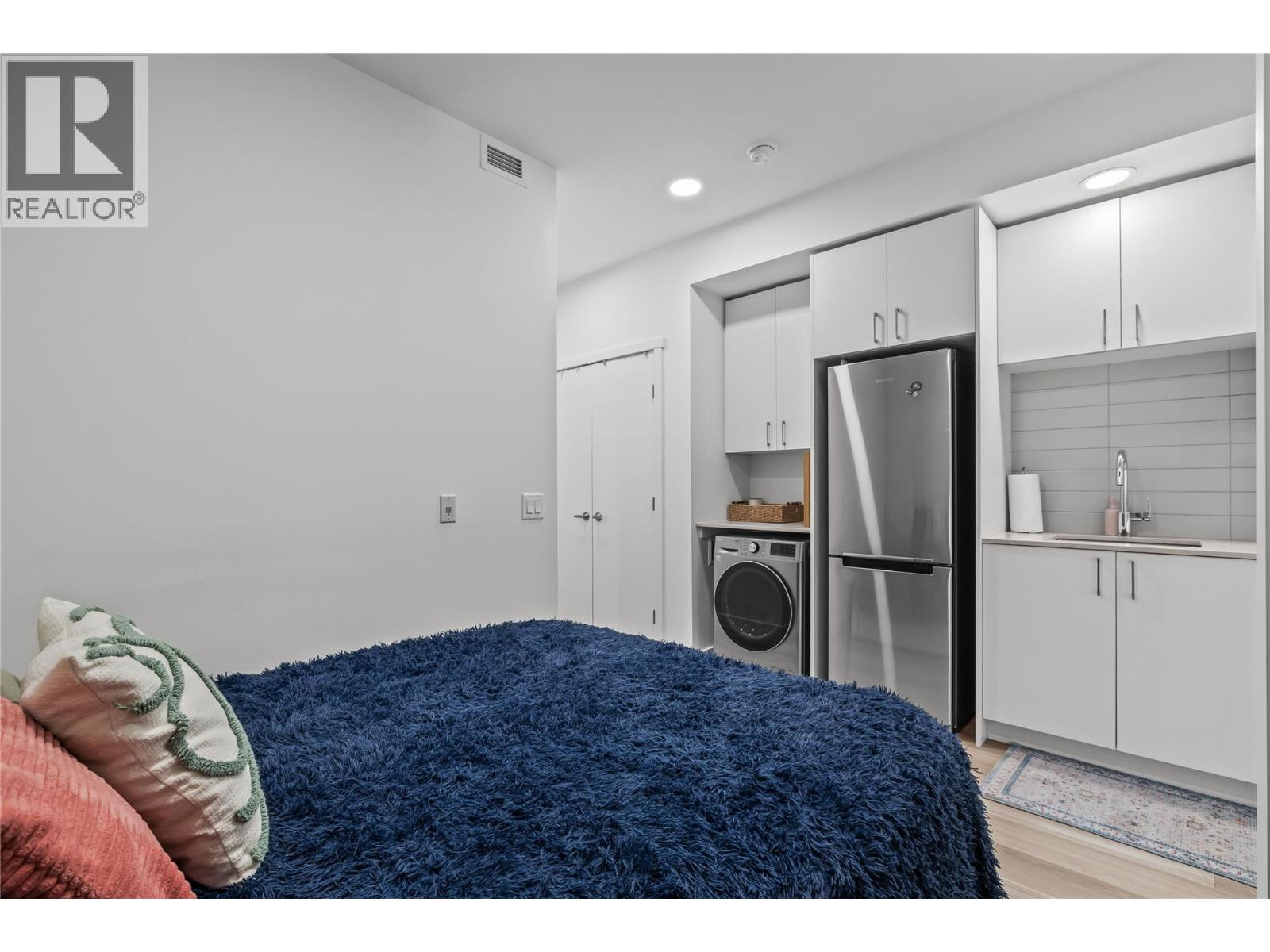 204 1057 Frost Road, Kelowna