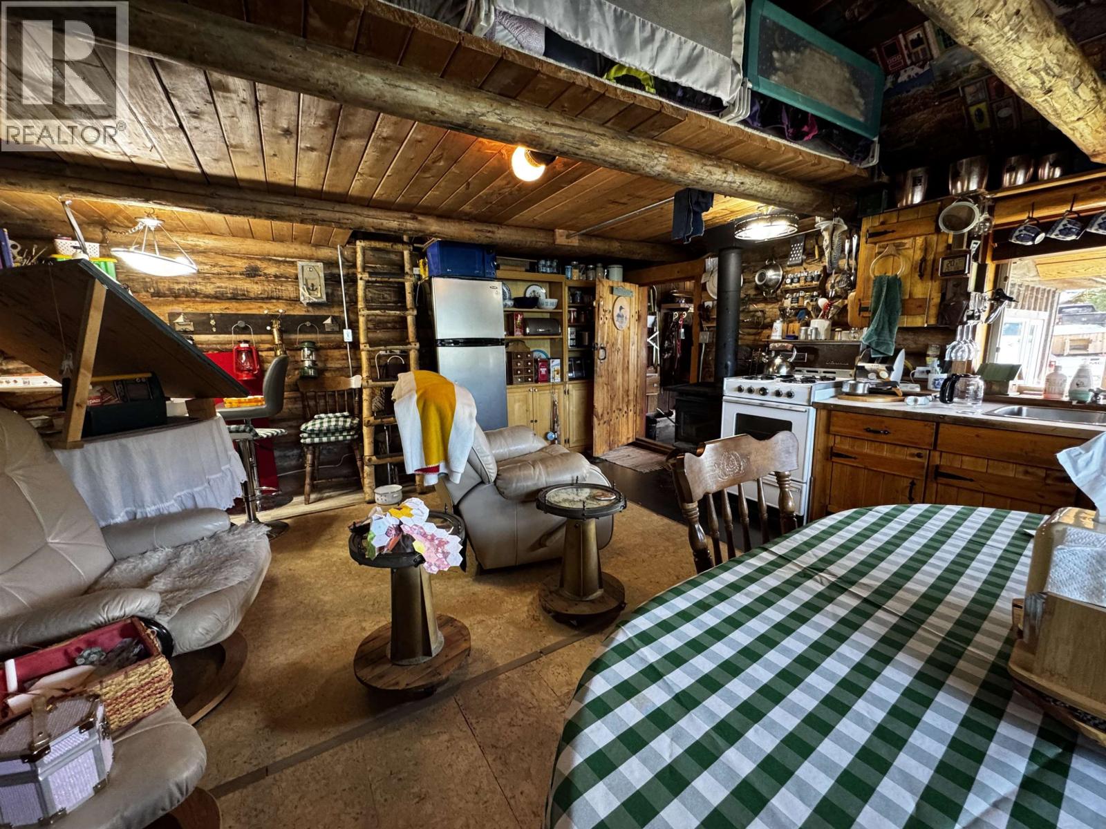 5276 CARIBOO LAKE ROAD - 9