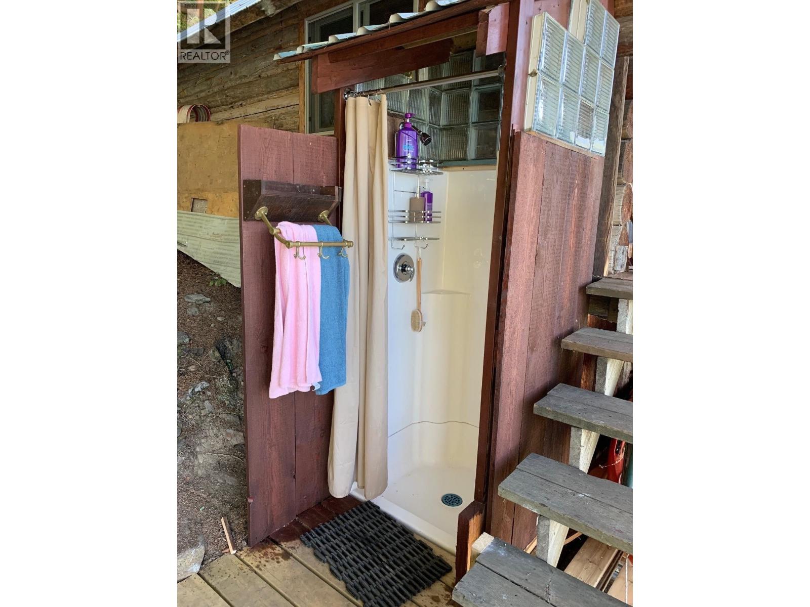 5276 CARIBOO LAKE ROAD - 32