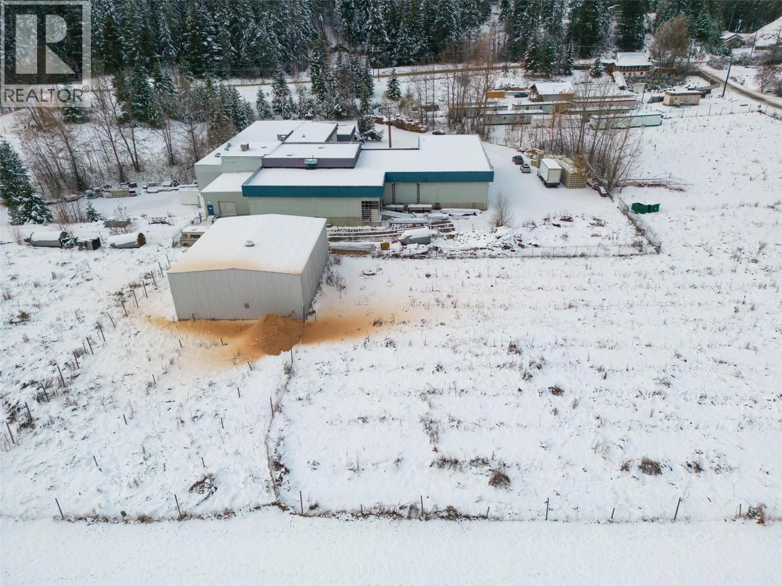  991 Salmon River Road, Salmon Arm