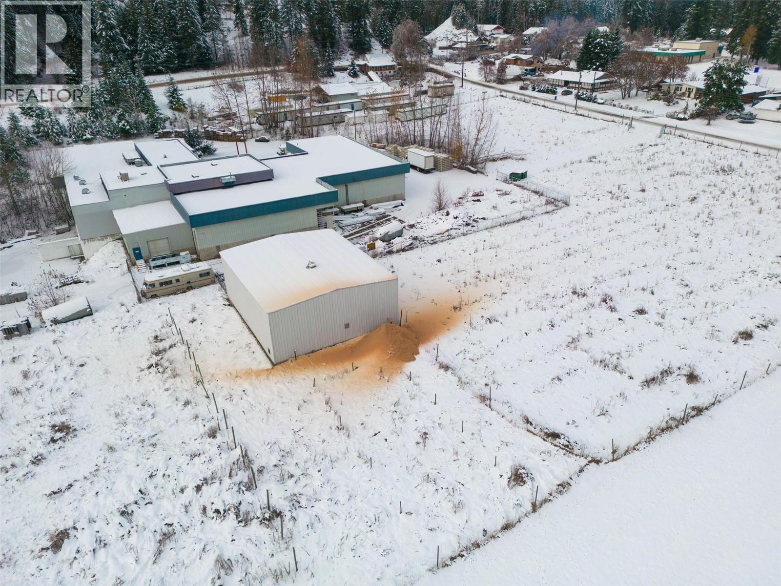  991 Salmon River Road, Salmon Arm