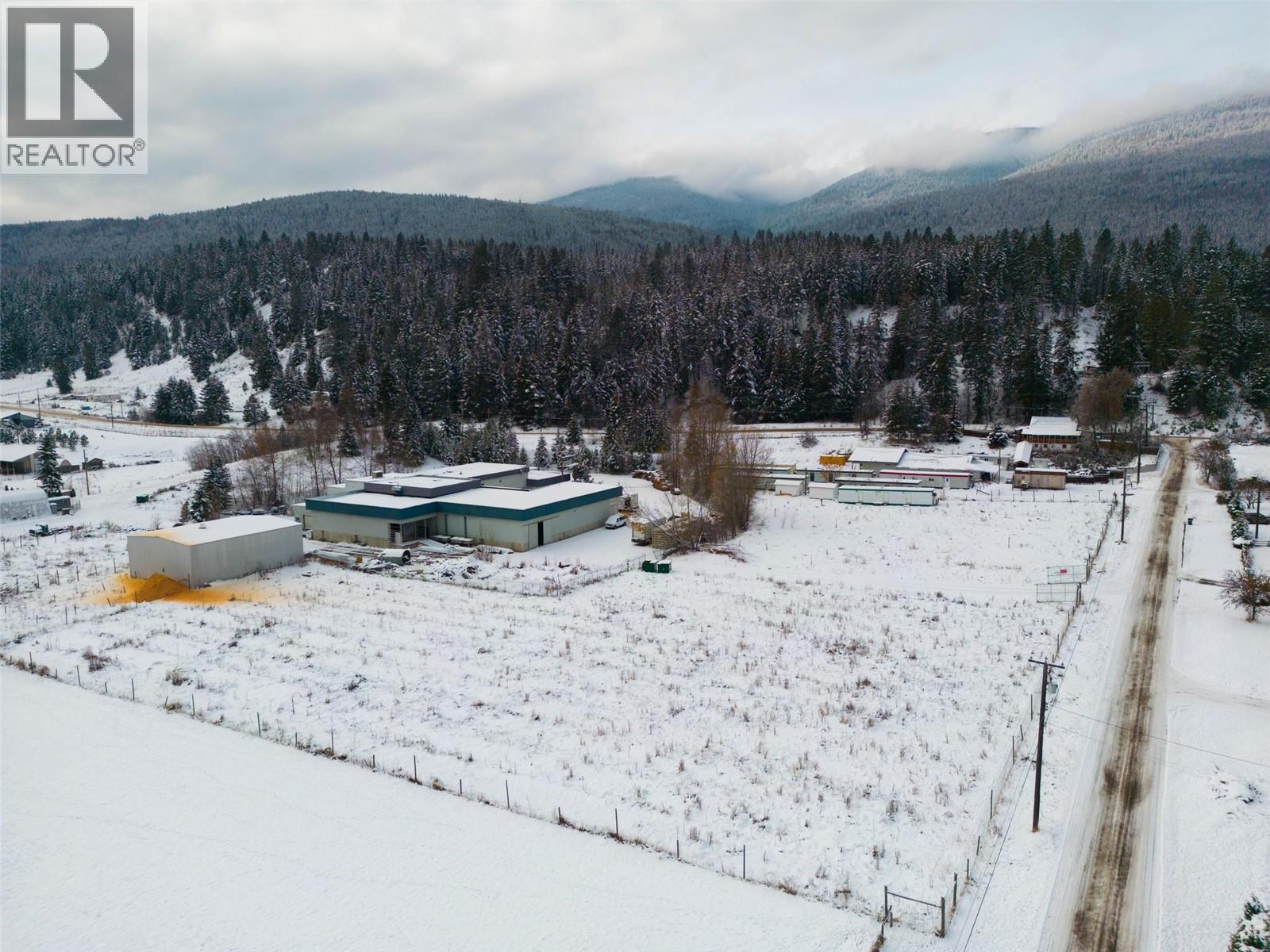  991 Salmon River Road, Salmon Arm