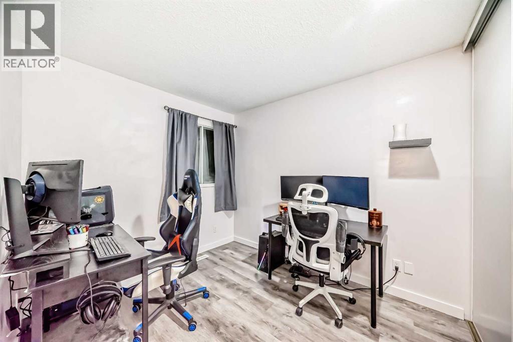 Single Family House for Sale in   Palliser Drive SW Oakridge Calgary 