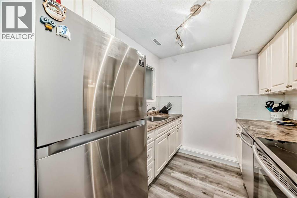 Single Family House for Sale in   Palliser Drive SW Oakridge Calgary 