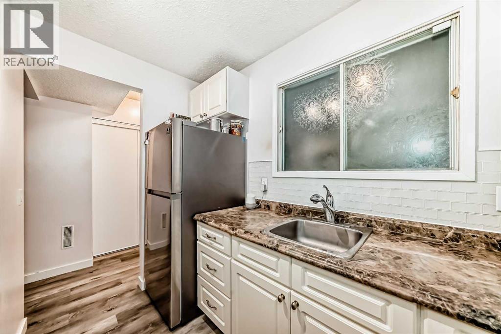 Single Family House for Sale in   Palliser Drive SW Oakridge Calgary 