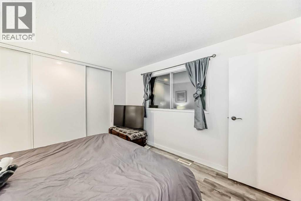 Single Family House for Sale in   Palliser Drive SW Oakridge Calgary 