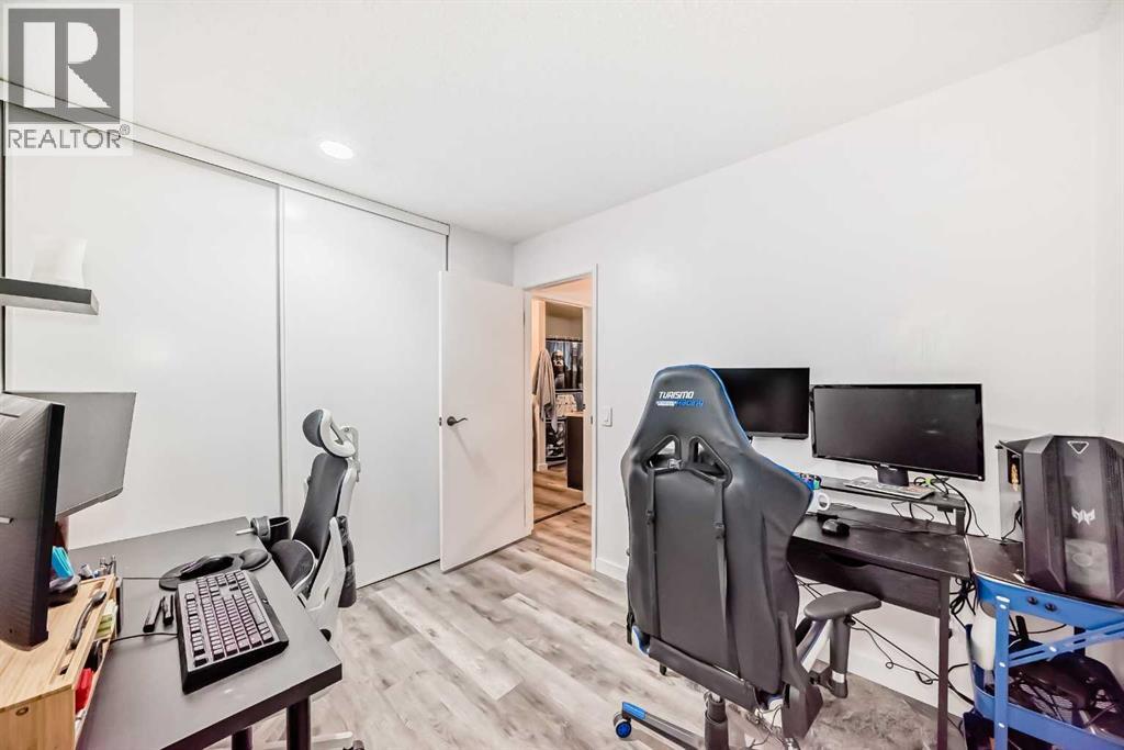 Single Family House for Sale in   Palliser Drive SW Oakridge Calgary 