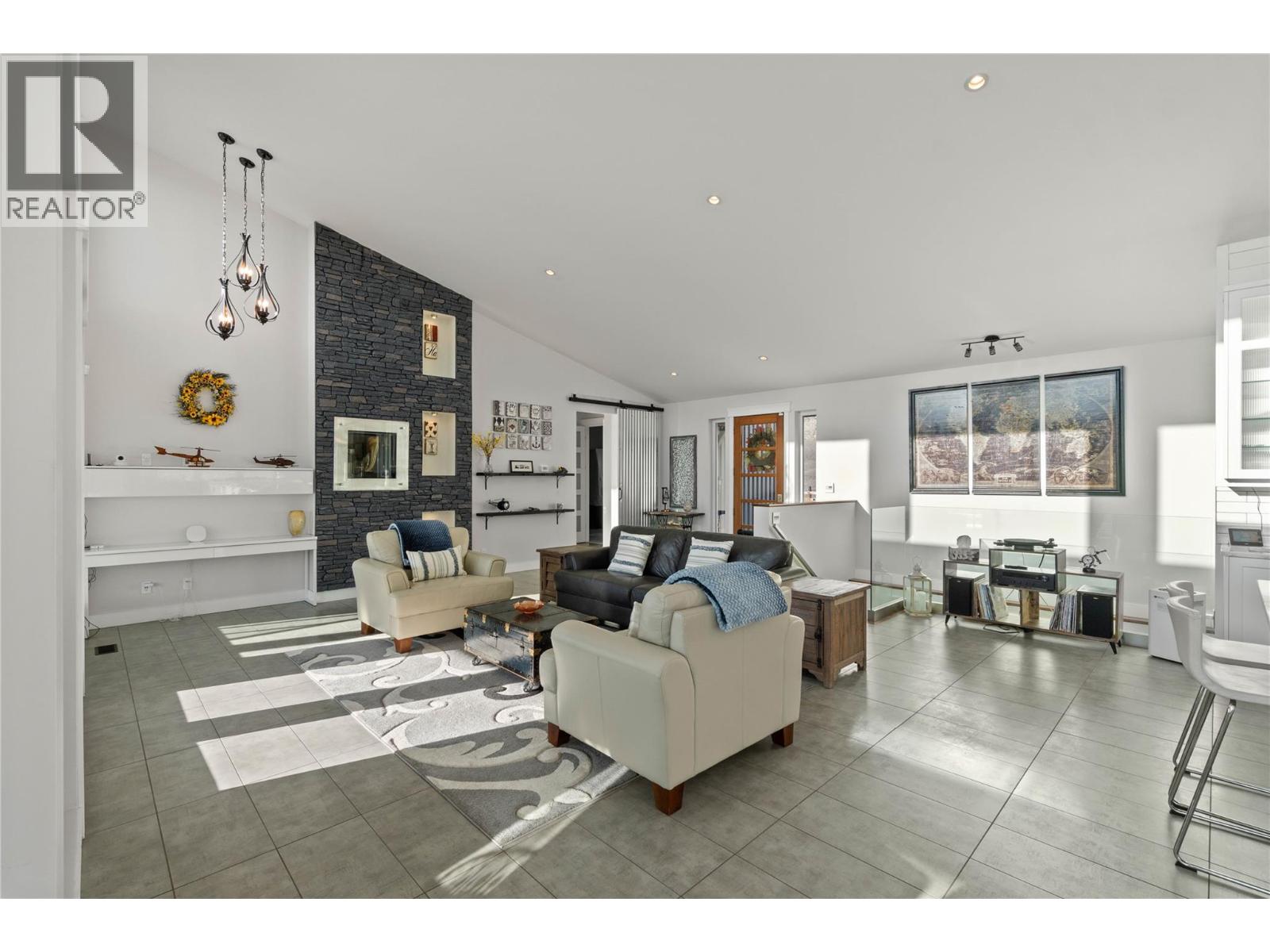 3093 SHUSWAP  E Road, Kamloops