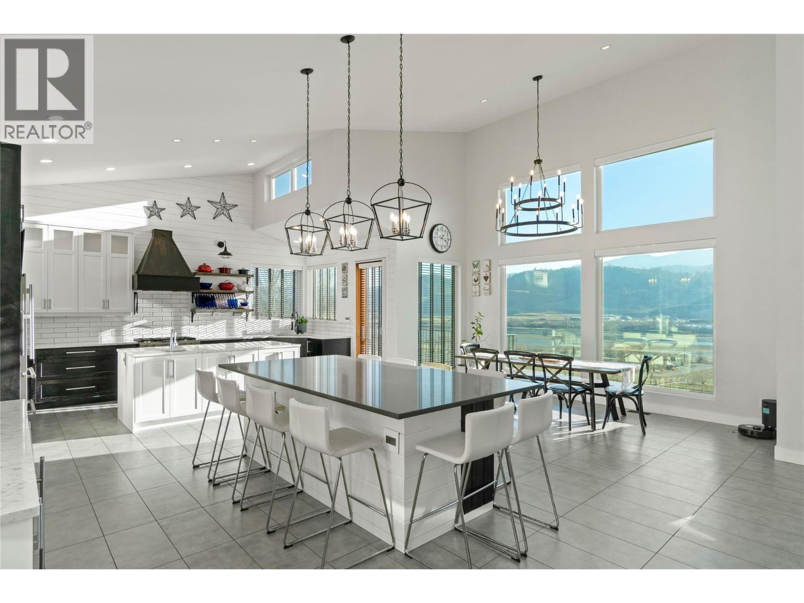 3093 SHUSWAP  E Road, Kamloops