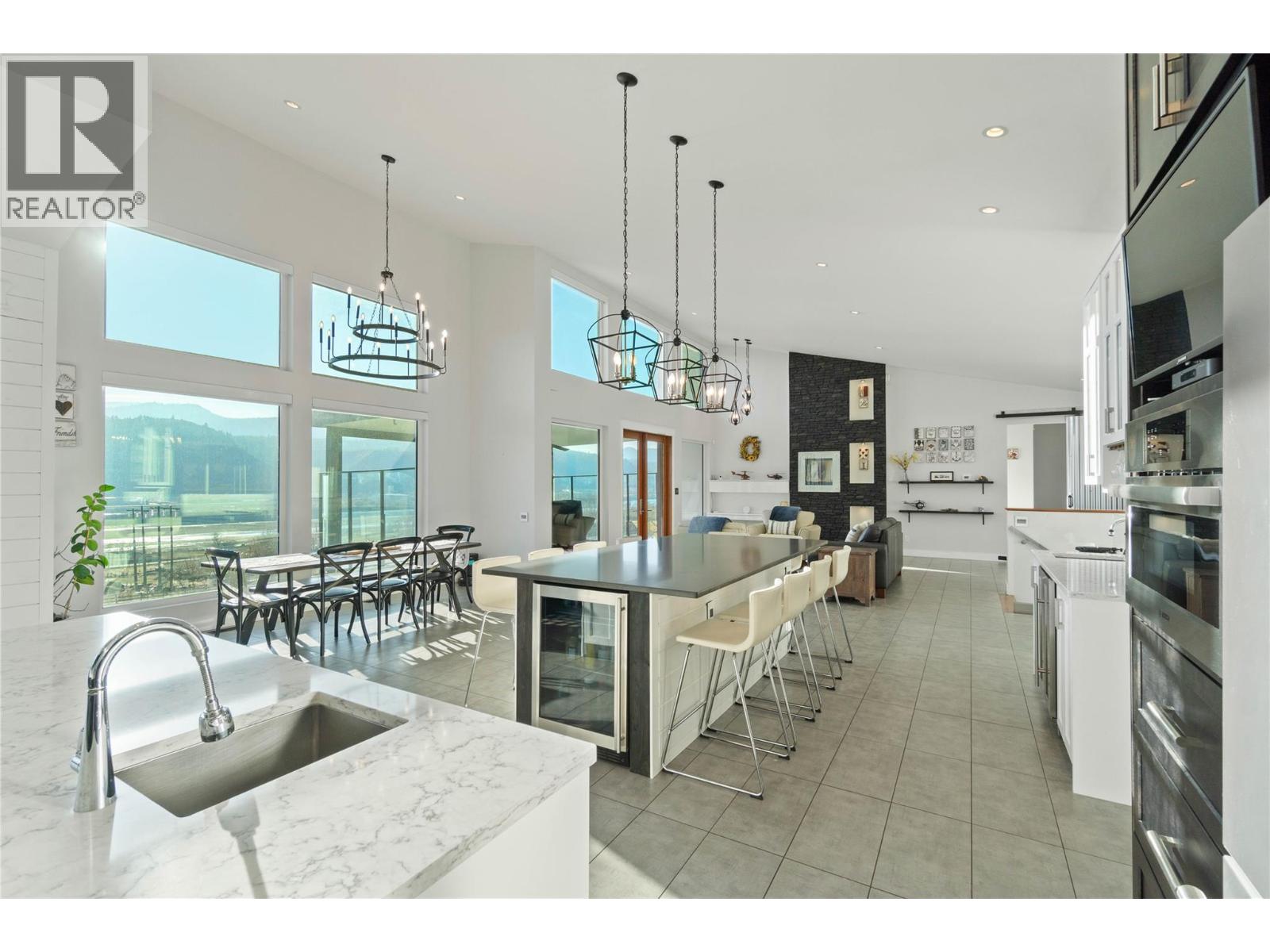 3093 SHUSWAP  E Road, Kamloops