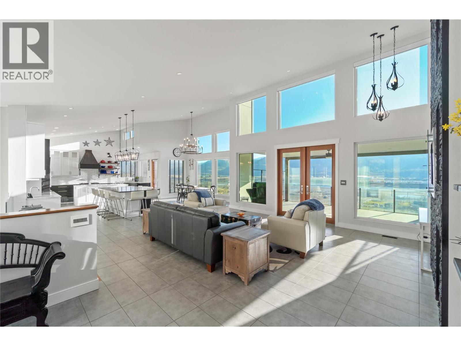 3093 SHUSWAP  E Road, Kamloops