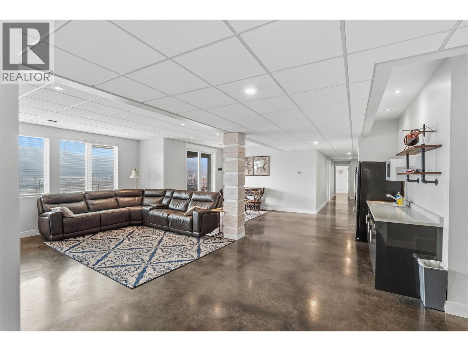 3093 SHUSWAP  E Road, Kamloops