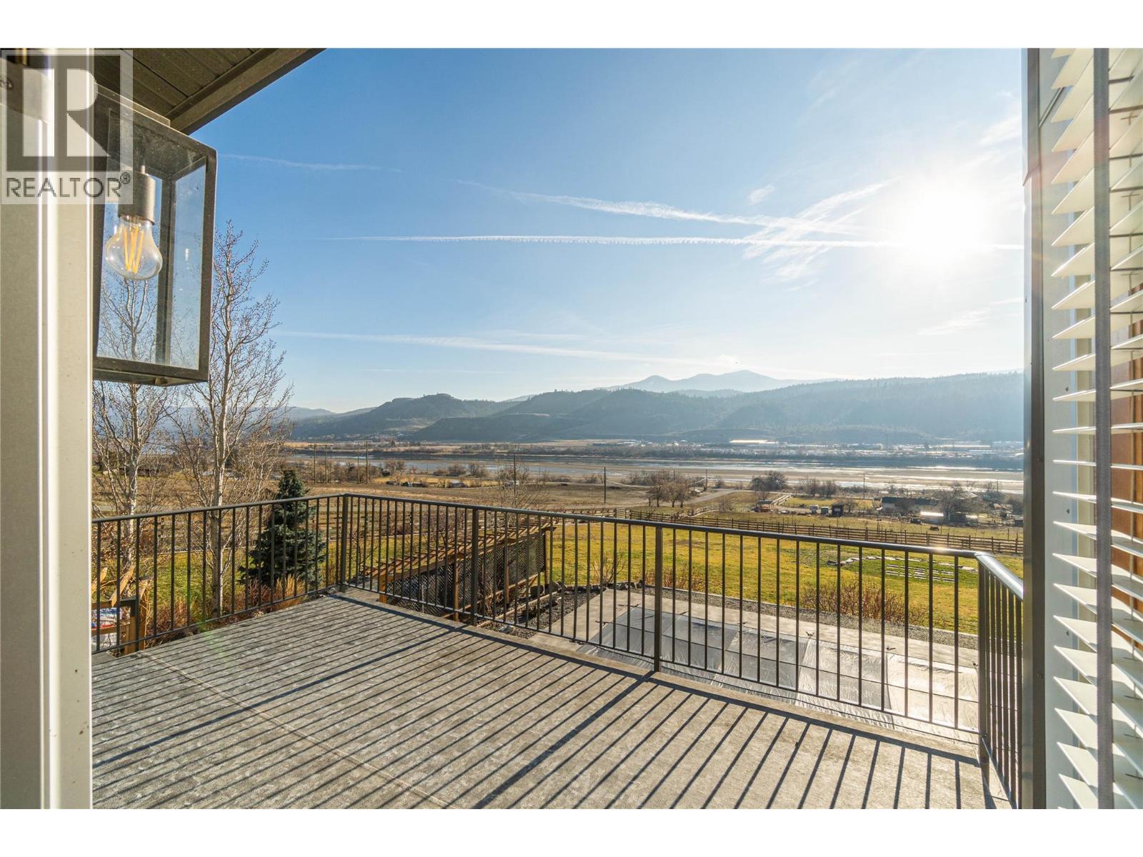 3093 SHUSWAP  E Road, Kamloops