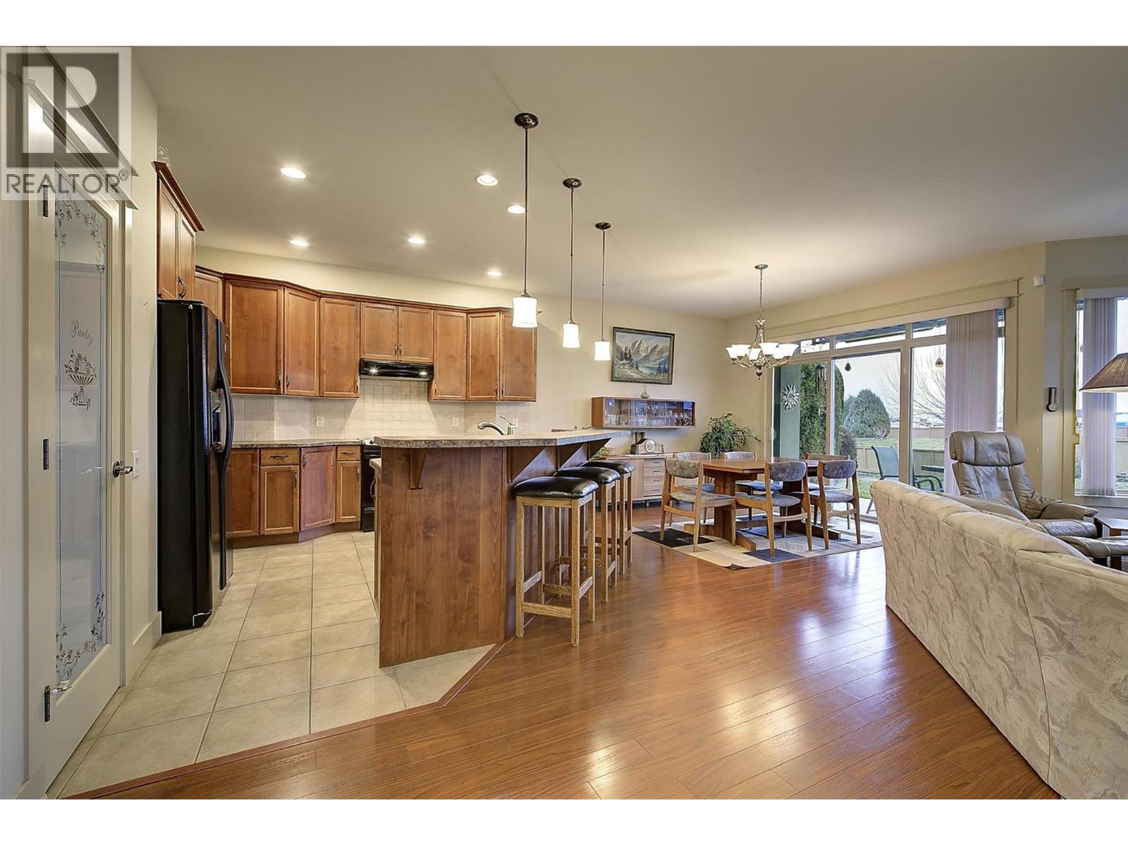 2317 Pine Vista Place, West Kelowna