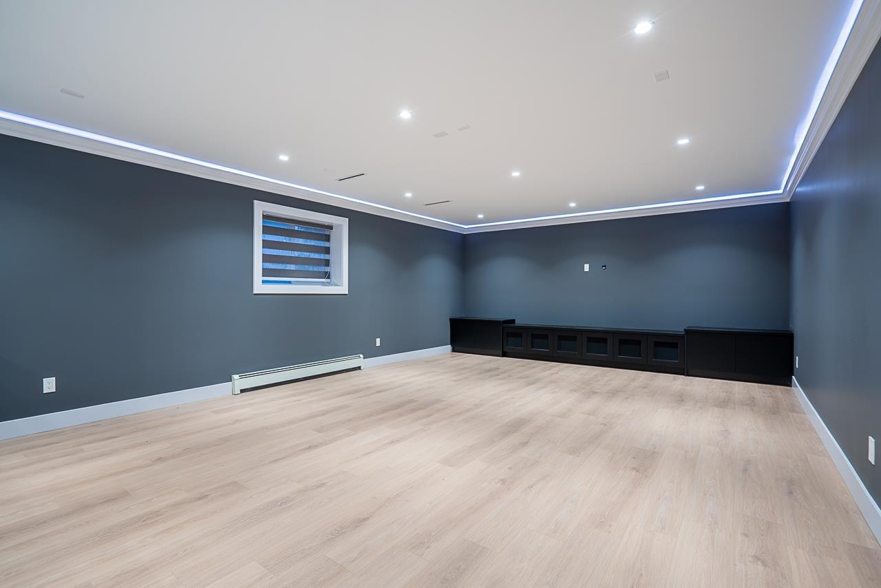 House in Surrey - Image 35