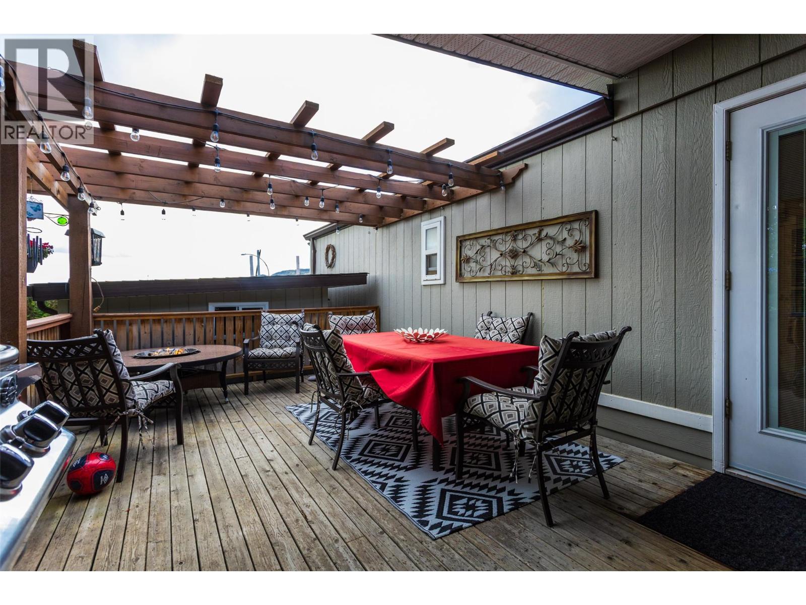 46 2001 97 S Highway, West Kelowna