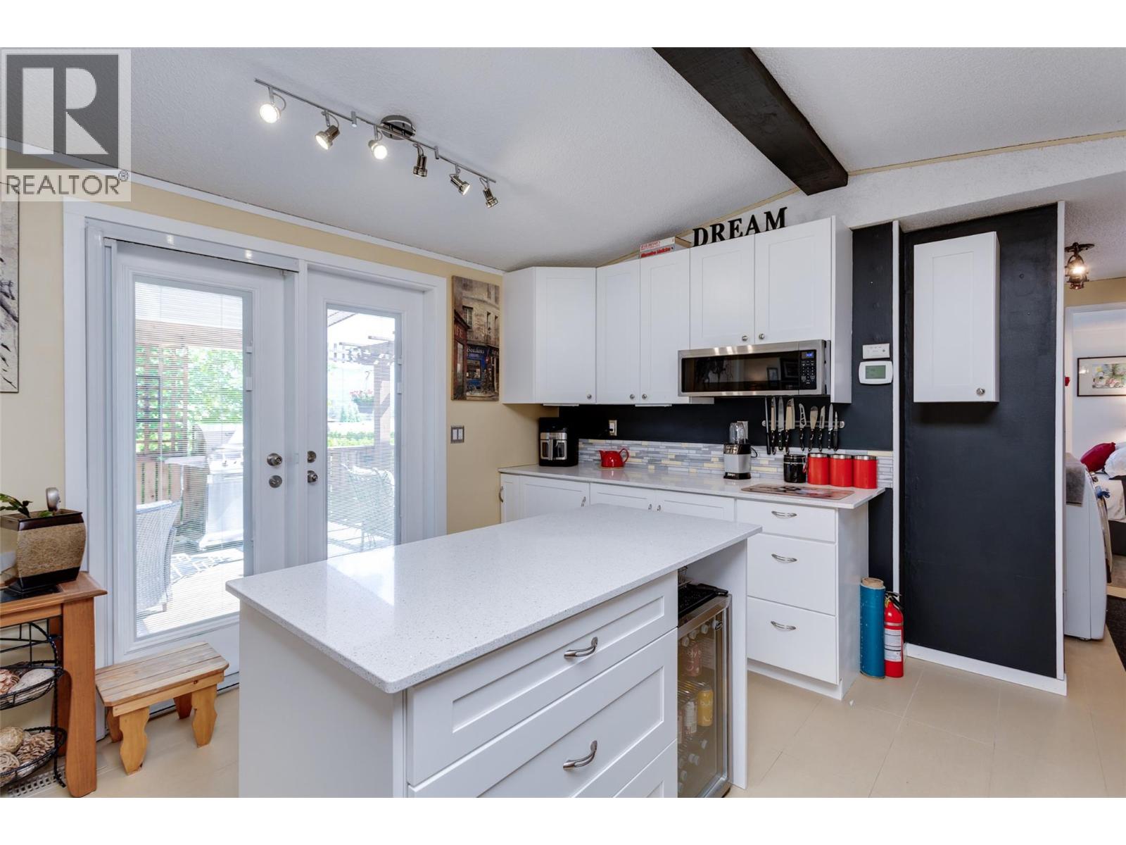 46 2001 97 S Highway, West Kelowna