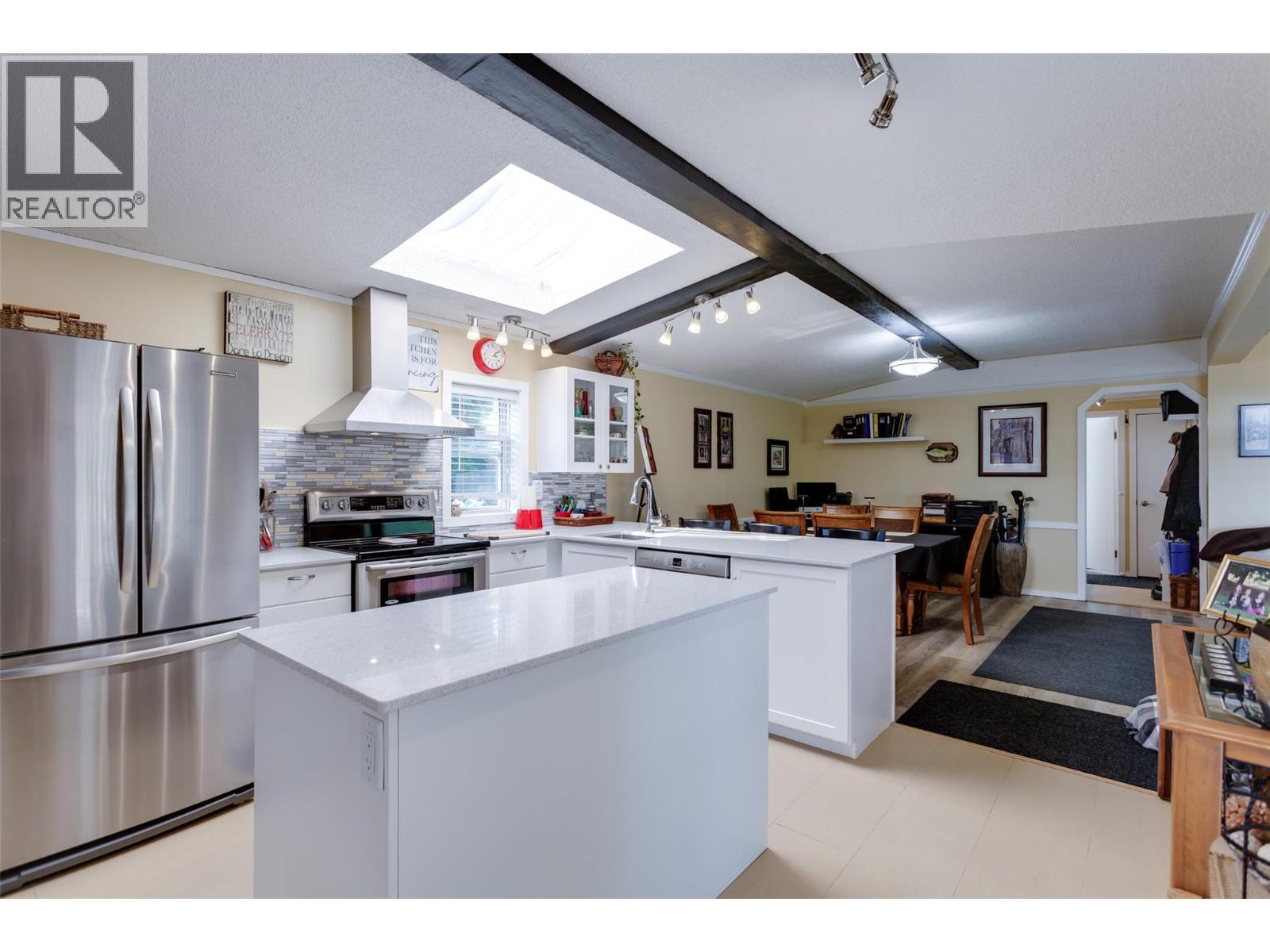 46 2001 97 S Highway, West Kelowna