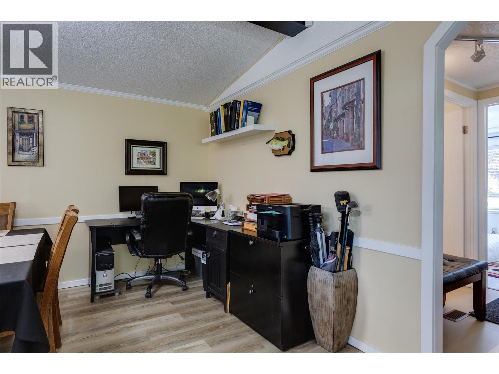 46 2001 97 S Highway, West Kelowna