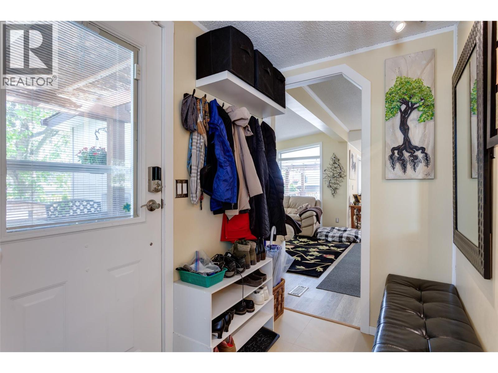 46 2001 97 S Highway, West Kelowna