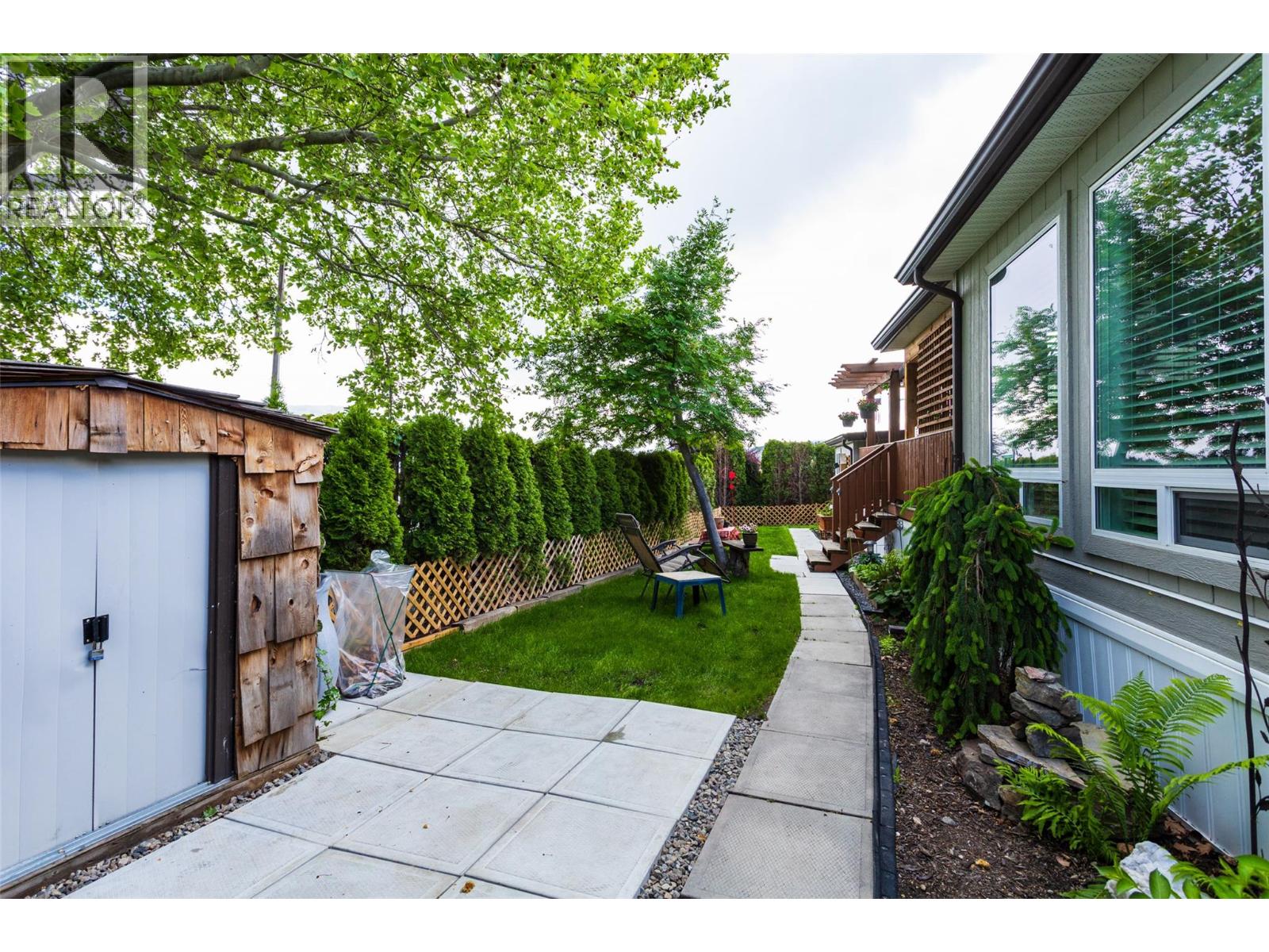 46 2001 97 S Highway, West Kelowna