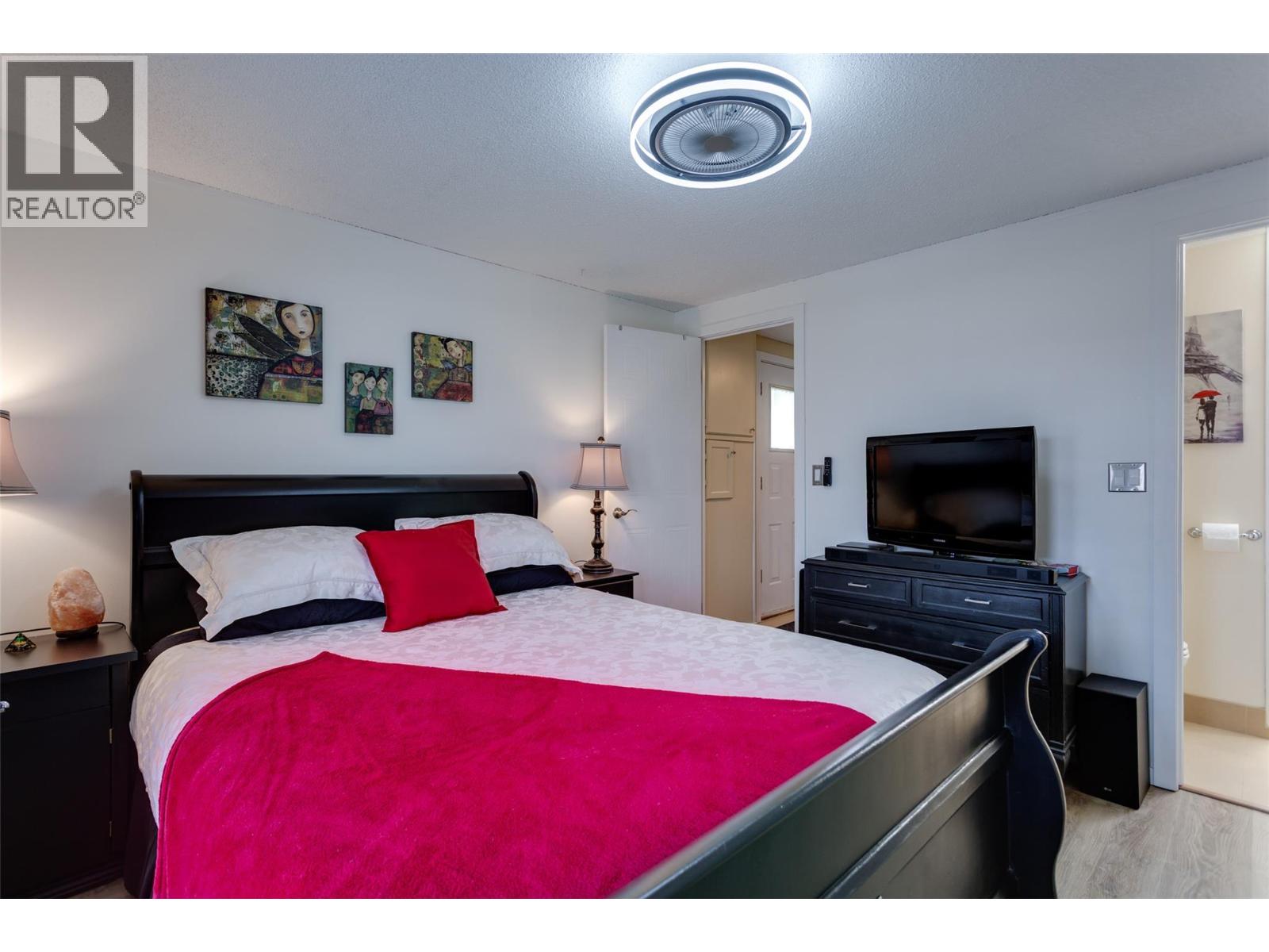 46 2001 97 S Highway, West Kelowna