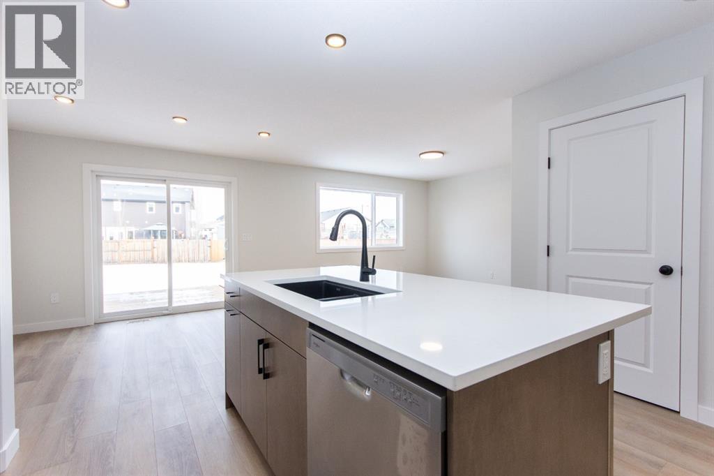 208 Augustus Way, Penhold